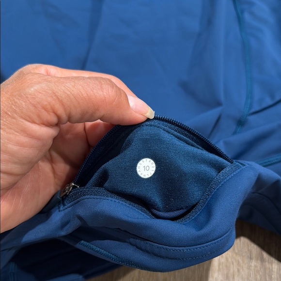 Lululemon Size 10 Athletica Blue Leggings for Active Wear - Picture 4 of 11